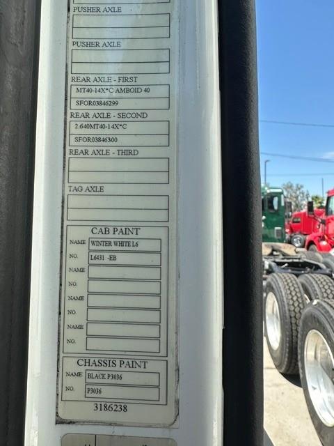 2017 Volvo VNL300-14