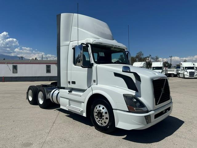 2016 Volvo VNL300-1