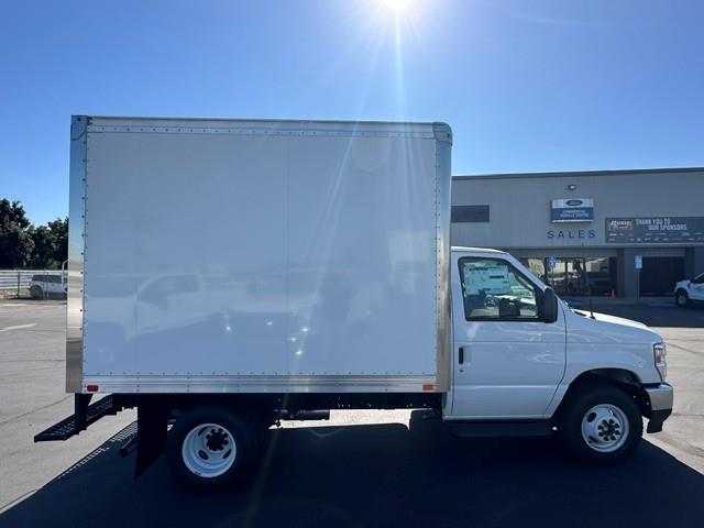 2027 Ford E-350-4