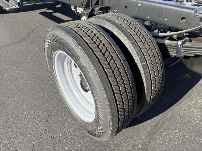 2026 Ford F-550-8