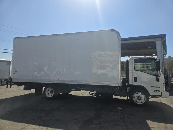 2023 Isuzu NRR-10