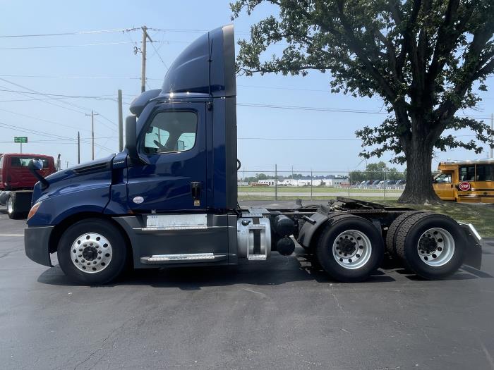 2022 Freightliner Cascadia-3