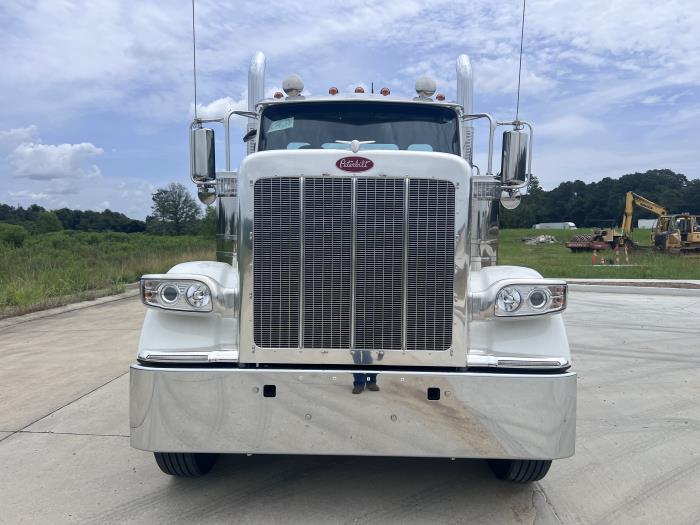 2026 Peterbilt 589-8