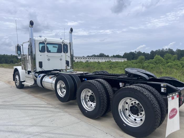 2026 Peterbilt 589-3