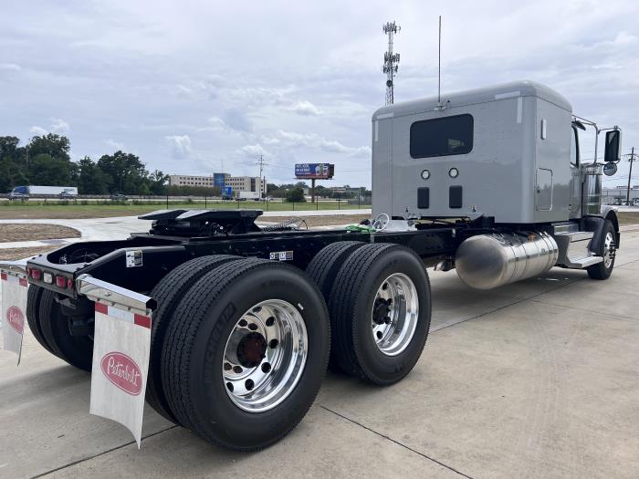 2025 Peterbilt 589-5