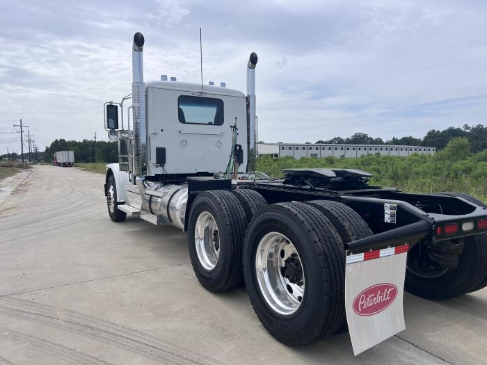 2025 Peterbilt 589-3