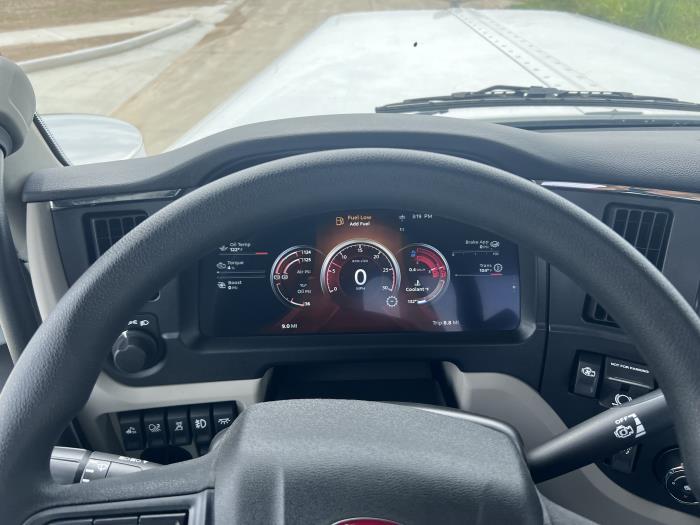 2025 Peterbilt 589-13