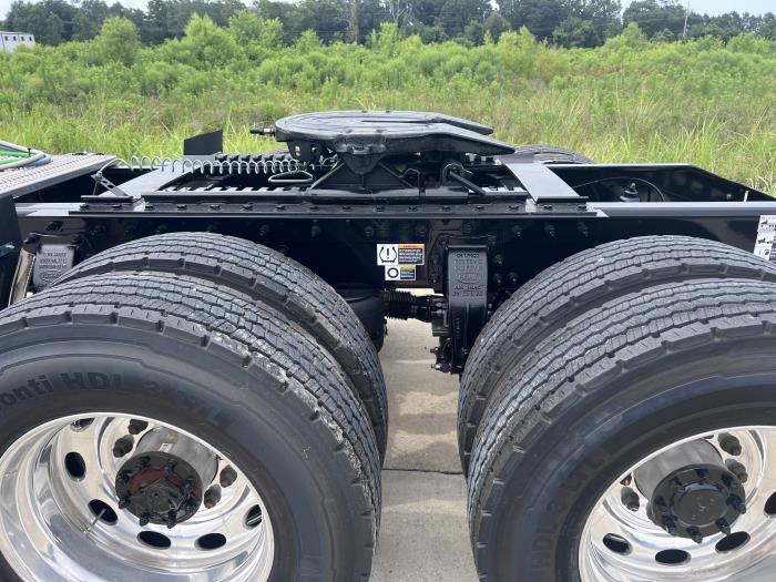 2025 Peterbilt 589-9