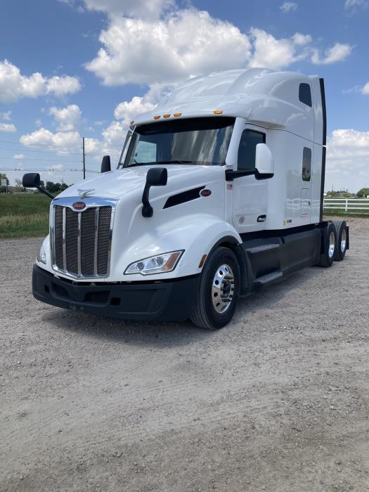 2022 Peterbilt 579-0