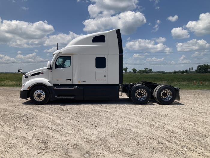 2022 Peterbilt 579-1