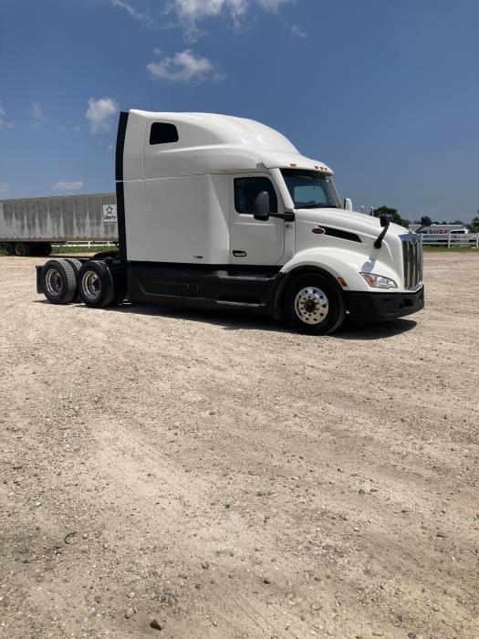 2022 Peterbilt 579-7