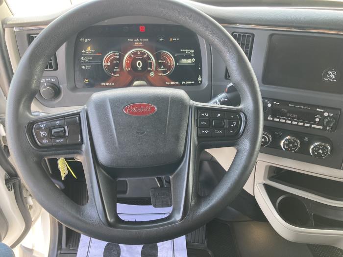 2022 Peterbilt 579-13