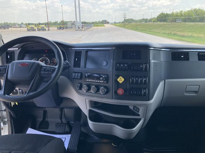 2022 Peterbilt 579-14