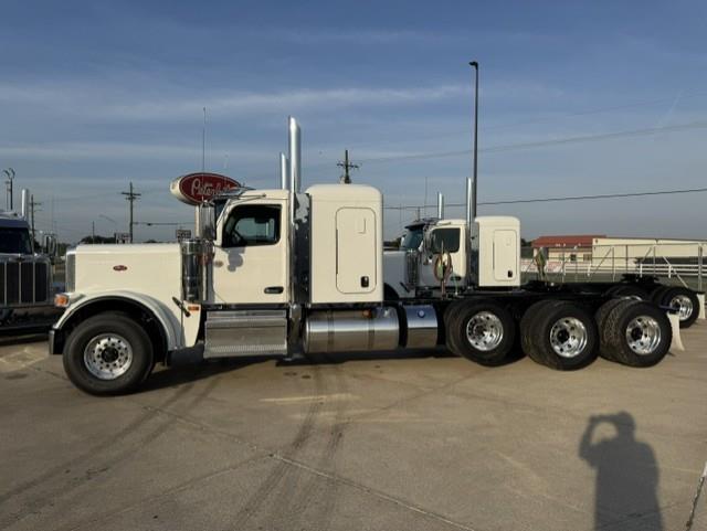 2027 Peterbilt 589-2