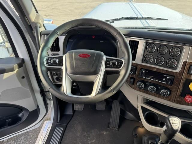 2027 Peterbilt 589-6