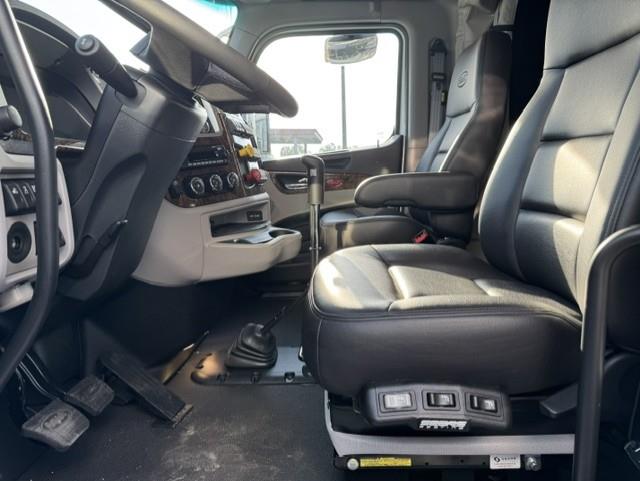 2027 Peterbilt 589-9