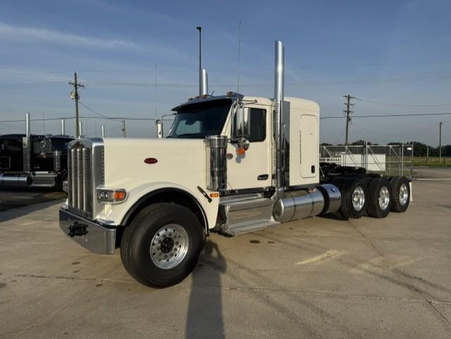2027 Peterbilt 589-1
