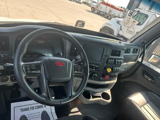 2023 Peterbilt 579-6
