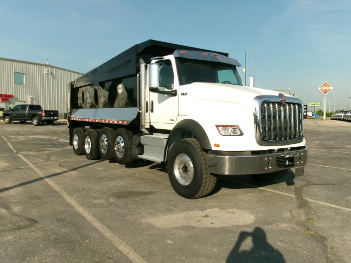 2025 International HX620-2