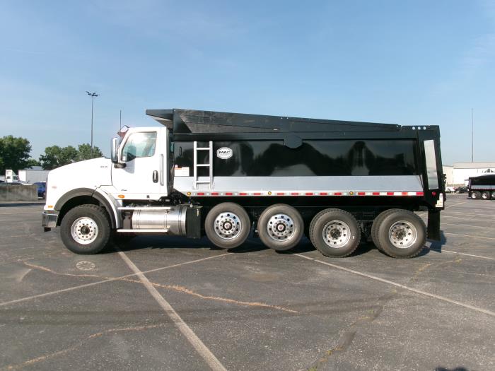 2025 International HX620-4