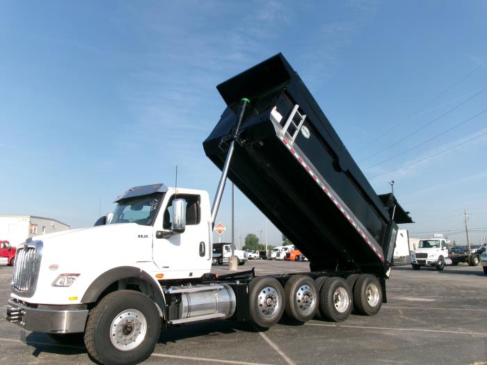 2025 International HX620-9