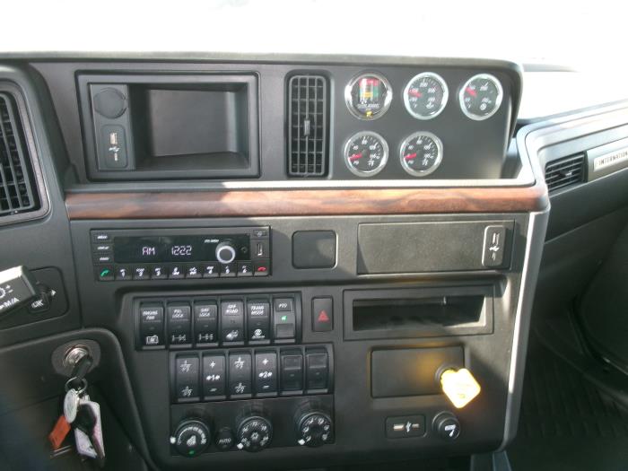 2025 International HX620-14
