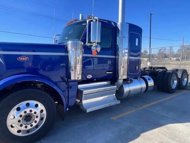 2026 Peterbilt 589-2