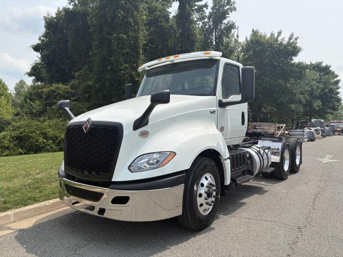 2027 International LT625-1
