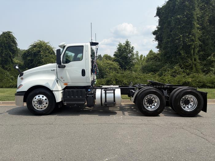 2027 International LT625-8