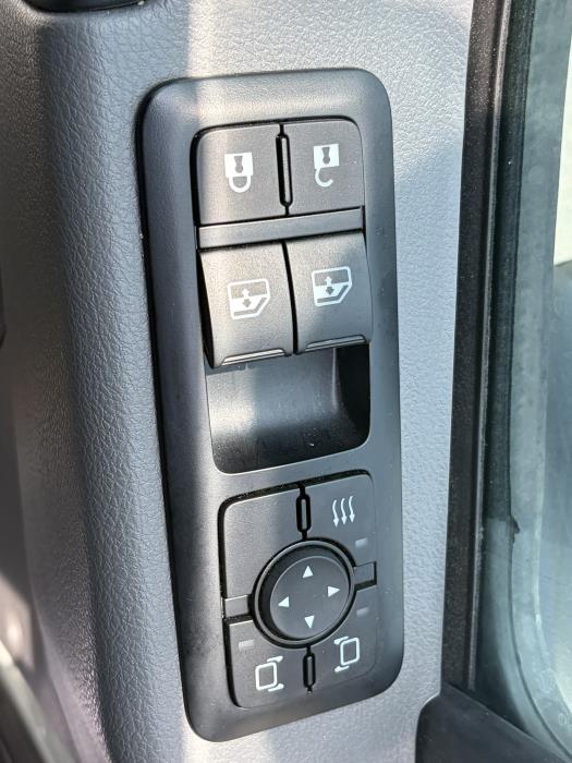2027 International LT625-12