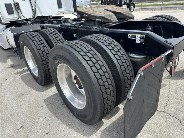 2023 Peterbilt 579-7