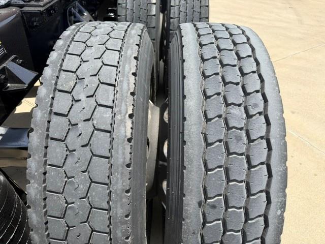 2023 Kenworth T680-21