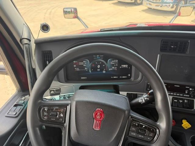2023 Kenworth T680-29