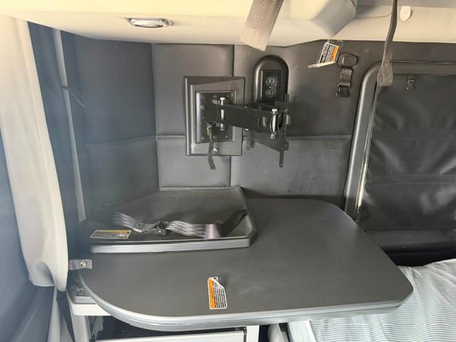 2023 Kenworth T680-44