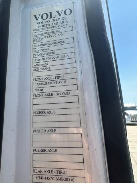2015 Volvo VNL300-4