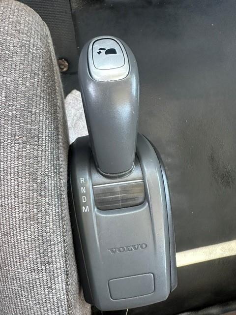 2015 Volvo VNL300-8