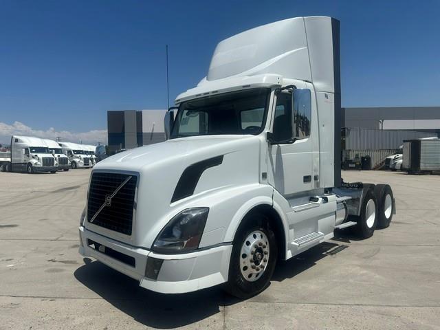 2015 Volvo VNL300-0