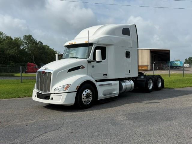 2023 Peterbilt 579-0