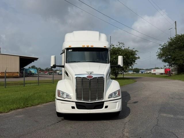 2023 Peterbilt 579-1