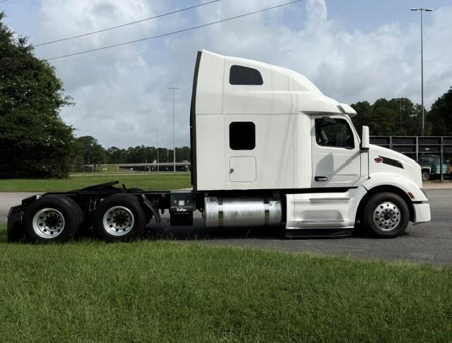 2023 Peterbilt 579-5
