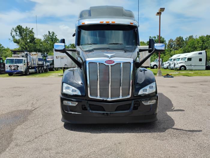 2023 Peterbilt 579-1