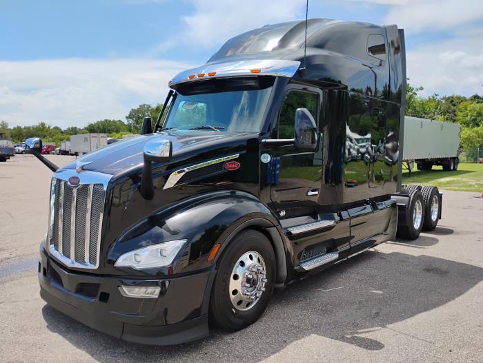 2023 Peterbilt 579-2
