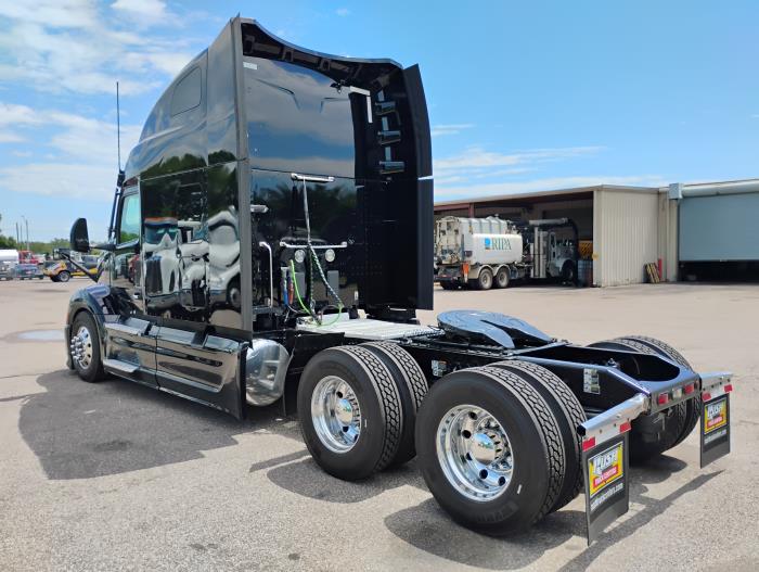 2023 Peterbilt 579-5