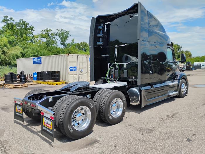 2023 Peterbilt 579-7