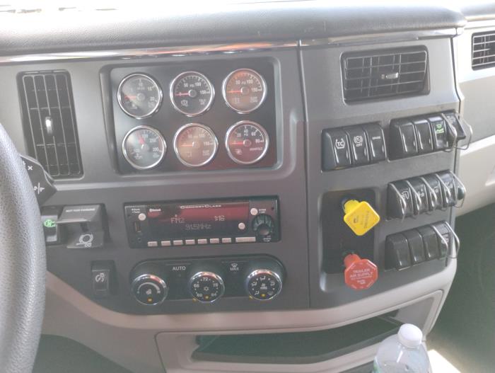 2023 Peterbilt 579-21