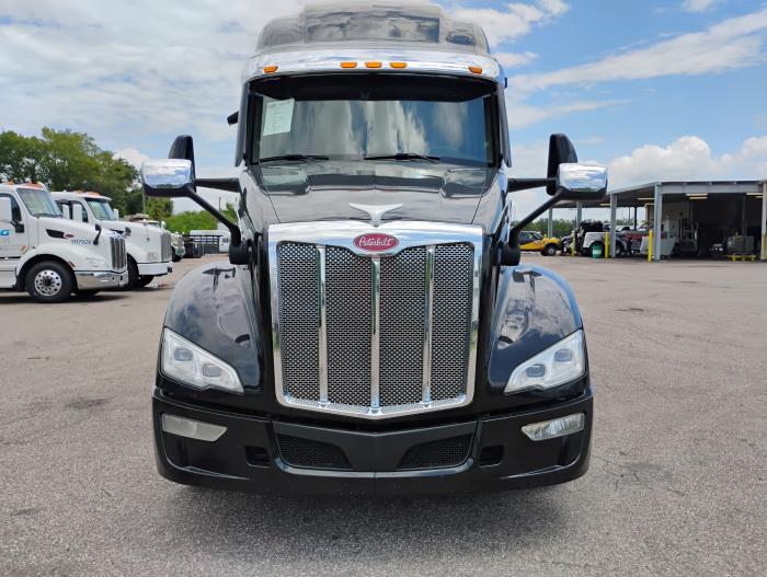 2022 Peterbilt 579-1