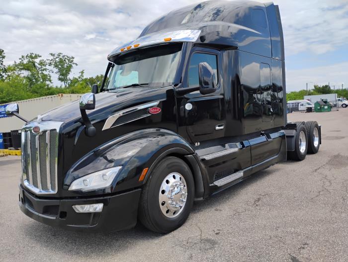 2022 Peterbilt 579-0