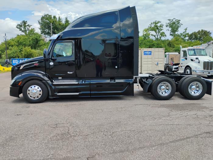 2022 Peterbilt 579-2