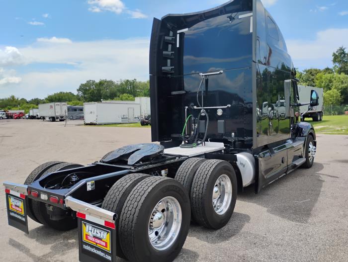 2022 Peterbilt 579-6