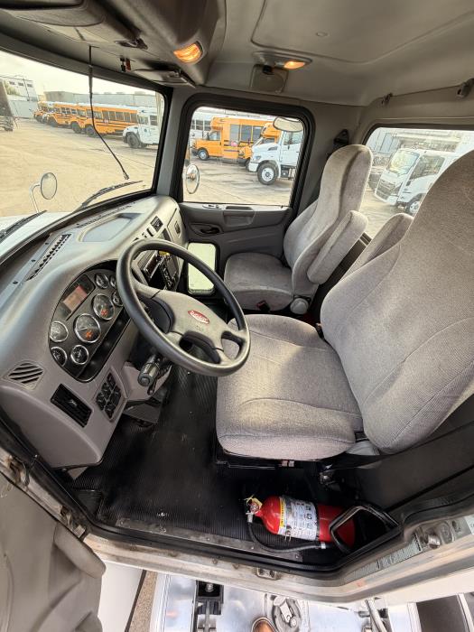 2018 Peterbilt 348-11